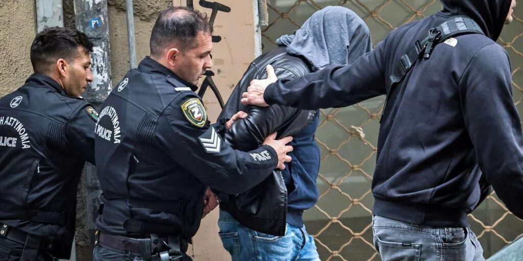 Θρίλερ στο κέντρο της Αθήνας: Κάμερα έδειξε τι συνέβη πριν την θανατηφόρα πτώση της 30χρονης