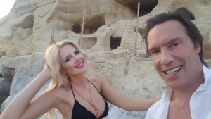 Γιος βουλευτή: Ποιος είναι ο άνδρας που συνόδευε τη Σοφία Μαριόλα στη φωτό που είδε ο Στράτος Τζώρτζογλου