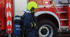 ΣΟΚ ΤΩΡΑ: ΕΤΣΙ ΕΠΙΑΣΕ ΦΩΤΙΑ ΣΤΟ ΚΕΝΤΡΟ ΤΗΣ ΑΘΗΝΑΣ – ΚΑΝΕΙΣ ΔΕΝ ΕΙΔΕ ΤΟ…