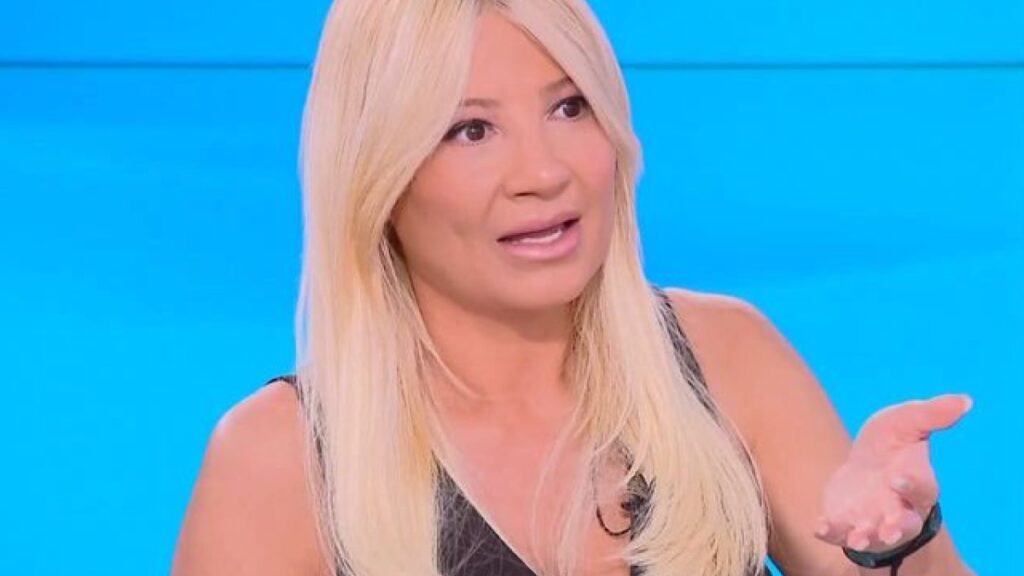 “TO ΘΕΩΡΩ ΑΝΗΘΙΚΟ” ΞΕΣΠΑΣΕ Η ΦΑΙΗ ΣΚΟΡΔΑ ΣΤΟΝ ΑΕΡΑ ΤΗΣ ΕΚΠΟΜΠΗΣ ΤΗΣ