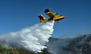 Φωτιά τώρα στην χώρα- Επιχειρούν εναέρια μέσα