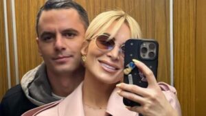 Παναγιώτης Κουτσουμπής: Η πρώτη φωτογραφία με την Καινούργιου μετά την γέννηση της κόρης τους