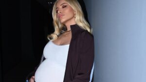 ΚΑΤΕΡΙΝΑ ΚΑΙΝΟΥΡΓΙΟΥ: ΕΒΑΛΑΝ ΦΡΟΥΡΟ ΕΞΩ ΑΠΟ ΤΟ ΔΩΜΑΤΙΟ ΤΗΣ ΣΤΟ ΜΑΙΕΥΤΗΡΙΟ – ΔΥΣΤΥΧΩΣ…