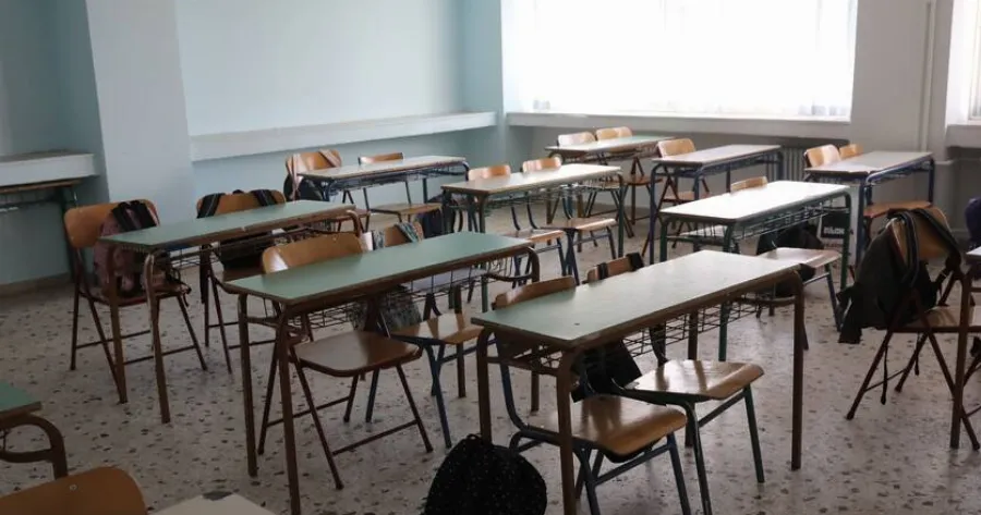 ΕΚΤΑΚΤΟ: ΑΝΑΤΡΟΠΗ ΜΕ ΤΗΝ ΑΠΟΦΑΣΗ ΤΟΥ ΥΠΟΥΡΓΕΙΟΥ ΓΙΑ ΤΑ ΣΧΟΛΕΙΑ ΑΥΡΙΟ