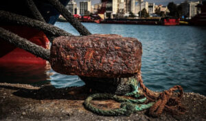 Πρόβλημα με πλοίο στην Πάρο: Ανησυχία για 459 επιβάτες