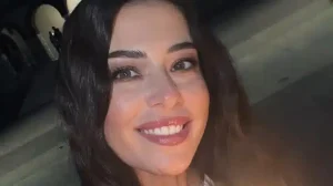 Αγνώριστη, πανέμορφη πασίγνωστη Ελληνίδα – Ανέβασε φωτογραφία για Καλό Πάσχα και όλοι ψάχνουν να βρουν ποια είναι –