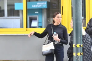 ΒΡΑΧΟΣ Η ΤΣΙΜΤΣΙΛΗ: ΠΑΡΑΤΗΣΕ ΔΟΥΛΕΙΕΣ ΚΑΙ ΡΑΝΤΕΒΟΥ ΚΑΙ ΠΗΓΕ ΣΤΟΝ ΕΥΑΓΓΕΛΙΣΜΟ ΓΙΑ ΜΥΛΩΝΑΚΗ – ΜΕΣΣΑΡΟΠΟΥΛΟΥ