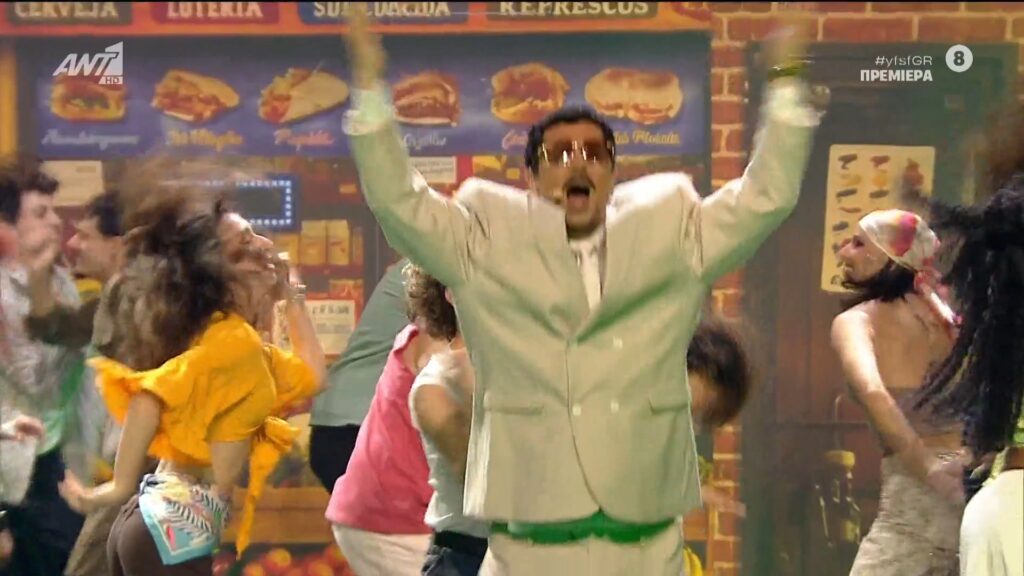 Γκρέμισε το πλατό στην πρεμιέρα του YFSF – Η επική μεταμόρφωση του Μπουρδούμη σε Bad Banny