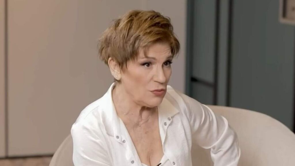 Η Χρύσα Ρώπα περνάει «πριονοκορδέλα» τον Κυριάκο Μητσοτάκη