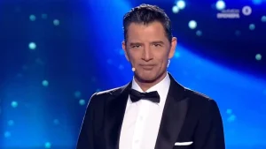 Πρεμιέρα με αναποδιές για το YFSF – Τι συνέβη στα παρασκήνια λίγο πριν ανέβει στη σκηνή ο Σάκης Ρούβας