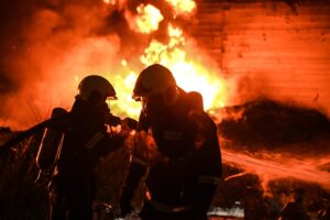 ΕΚΤΑΚΤΟ – Πανικός στην Κόρινθο: Ισχυρή έκρηξη σε εργοστάσιο – Στο νοσοκομείο δύο εργαζόμενοι