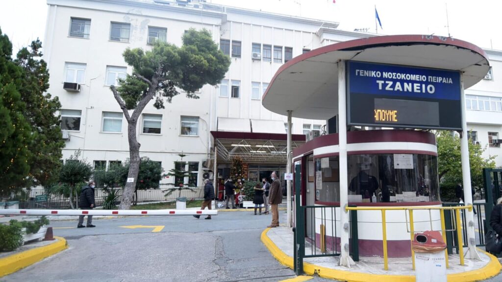 ΕΚΤΑΚΤΟ – Τραγωδία στον Πειραιά: 25χρονη έπεσε από μπαλκόνι πολυκατοικίας στην Καλλίπολη