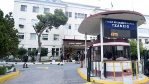 ΕΚΤΑΚΤΟ – Τραγωδία στον Πειραιά: 25χρονη έπεσε από μπαλκόνι πολυκατοικίας στην Καλλίπολη