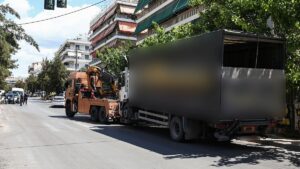 Φρίκη στα Πατήσια: Διαμελίστηκε γυναίκα από φορτηγό στη Λεωφόρο Ηρακλείου – «Τη σκέπασα με σεντόνια», συγκλονίζει αυτόπτης μάρτυρας