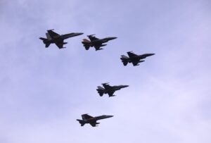 ΕΚΤΑΚΤΟ: ΓΙΑΤΙ ΜΑΧΗΤΙΚΑ ΑΕΡΟΣΚΑΦΗ ΠΕΤΑΝΕ ΤΩΡΑ ΠΑΝΩ ΑΠΟ ΤΗΝ ΑΘΗΝΑ