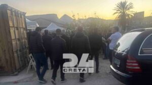 ΜΕ ΛΕΥΚΟ ΓΑΜΠΡΙΑΤΙΚΟ ΚΟΥΣΤΟΥΜΙ Ο ΝΙΚΗΤΑΣ ΣΤΗΝ ΚΗΔΕΙΑ: ΟΤΑΝ ΑΝΟΙΞΑΝ ΤΟ ΦΕΡΕΤΡΟ ΕΙΔΑΝ…
