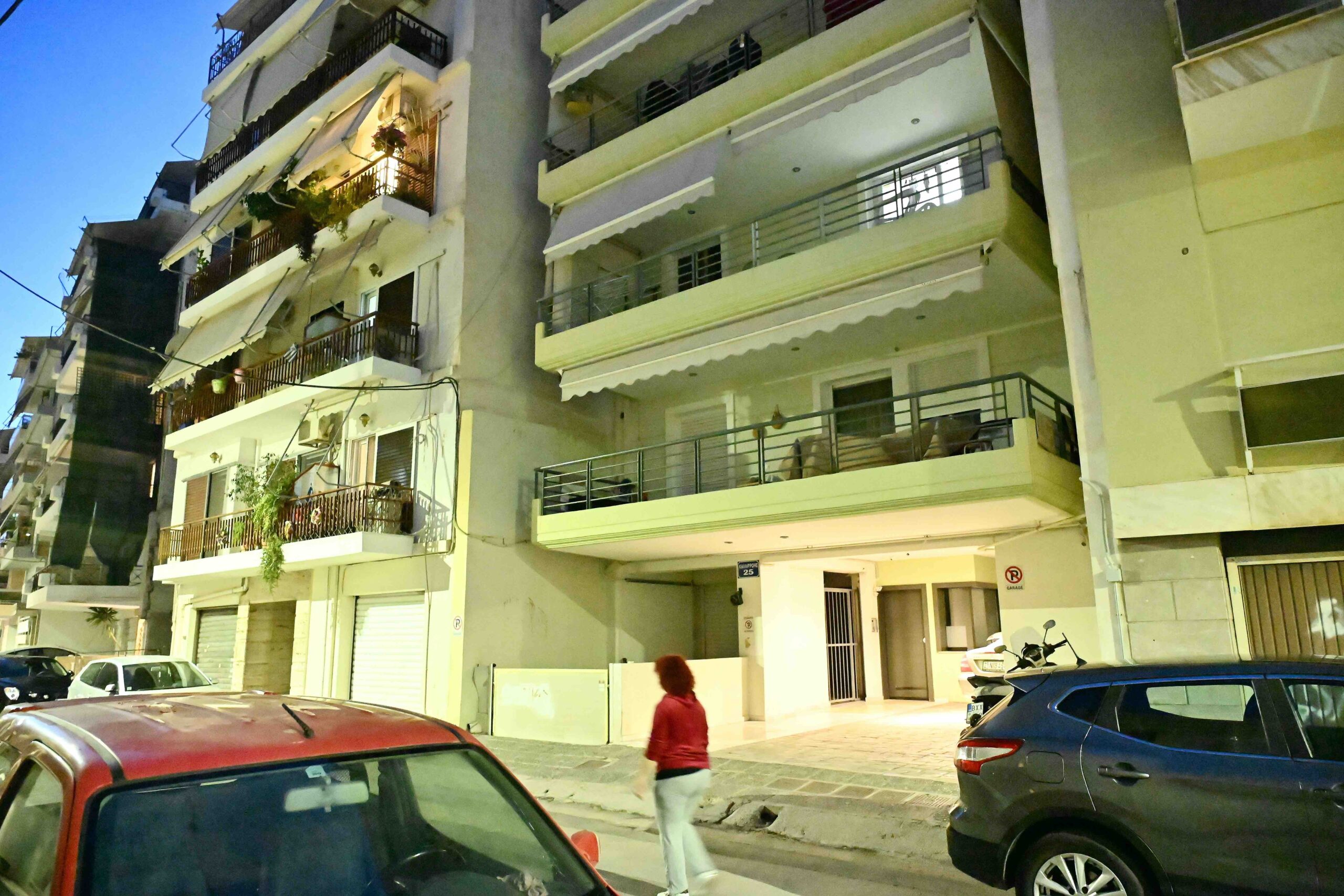 Πειραιάς: Βλέπουν αυτοκτονία για την 24χρονη – Τι κατέθεσε ο 50χρονος, το ερώτημα