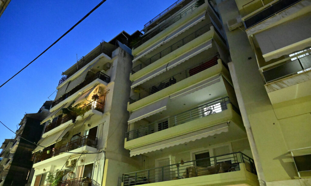 Βόμβα με την 24χρονη που έπεσε από μπαλκόνι στον Πειραιά: Φρίκη με το τι έκανε ο 50χρονος σύντροφος της