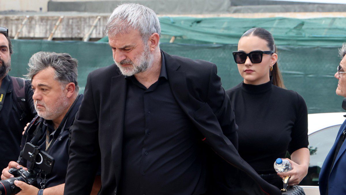 Τραϊανός Δέλλας: Αποχωρίστηκε τα τρόπαιά του για να στηρίξει εκείνους που παλεύουν για τη ζωή τους – Η άγνωστη φιλανθρωπική κίνηση