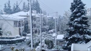 Στα “λευκά” Μάιο μήνα: Θερμοκρασίες έως -3,2 βαθμούς, μέχρι και τα 5 εκατοστά η χιονόστρωση (Εικόνες & Βίντεο)