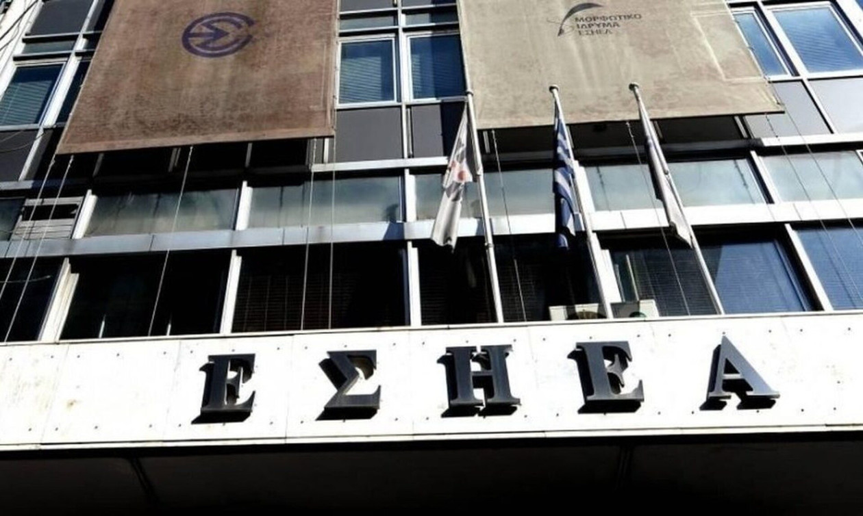 ΣΟΚ ΤΩΡΑ: ΝΕΚΡΗ Η ΓΝΩΣΤΗ ΕΛΛΗΝΙΔΑ ΔΗΜΟΣΙΟΓΡΑΦΟΣ - ΘΡΗΝΟΣ ΣΤΑ ΚΑΝΑΛΙΑ