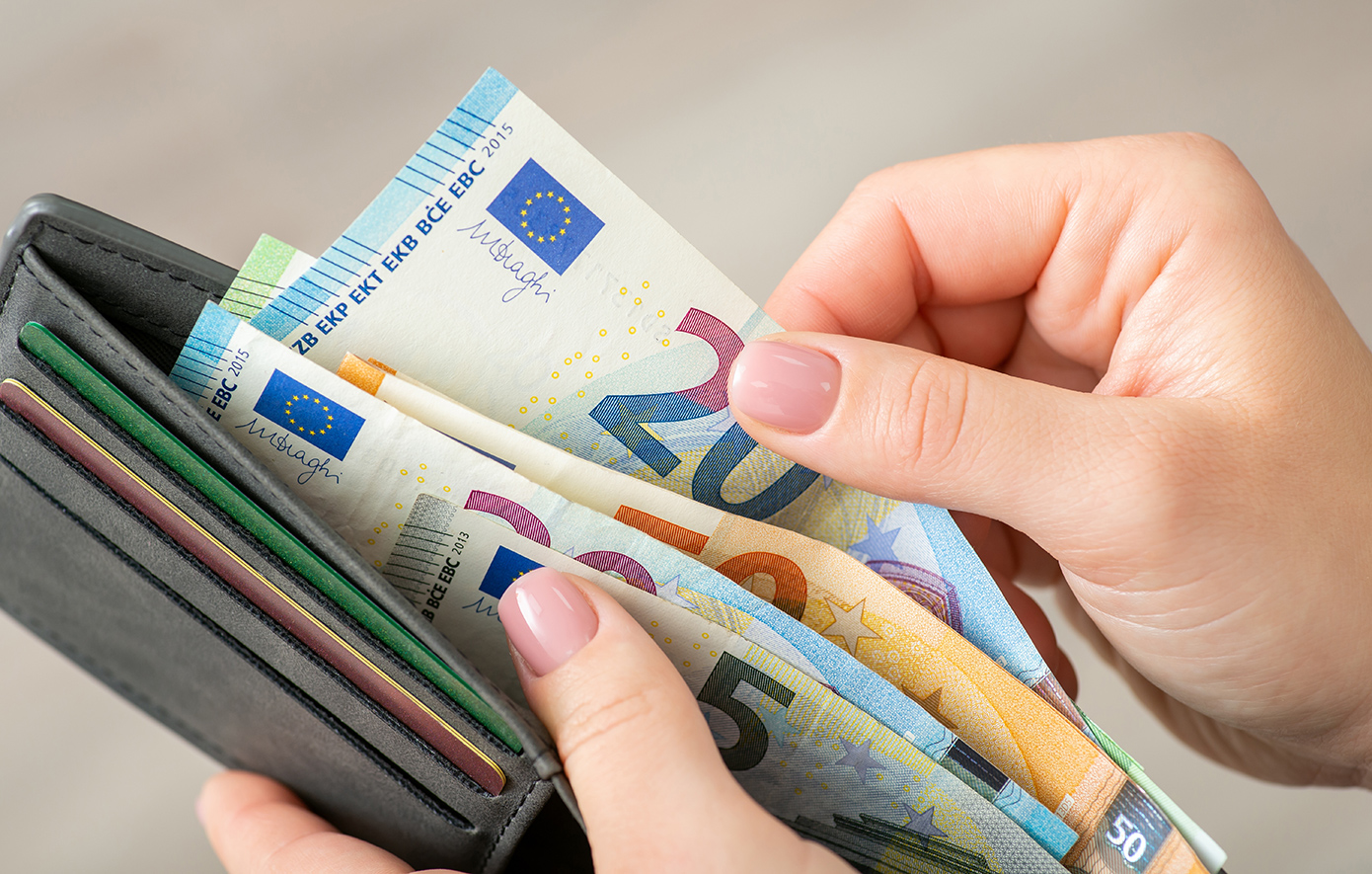 Μόλις ανακοινώθηκε: Έκτακτο επίδομα 150 ευρώ μέχρι τέλος Ιουνίου – Ποιοι οι δικαιούχοι