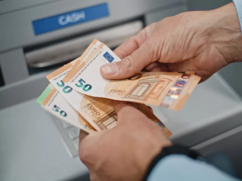 Μόλις ανακοινώθηκαν τα ευχάριστα: Ξεκινούν οι πληρωμές - Ποιοι θα δουν χρήματα στον λογαριασμό τους μέχρι τις 12 Ιουνίου