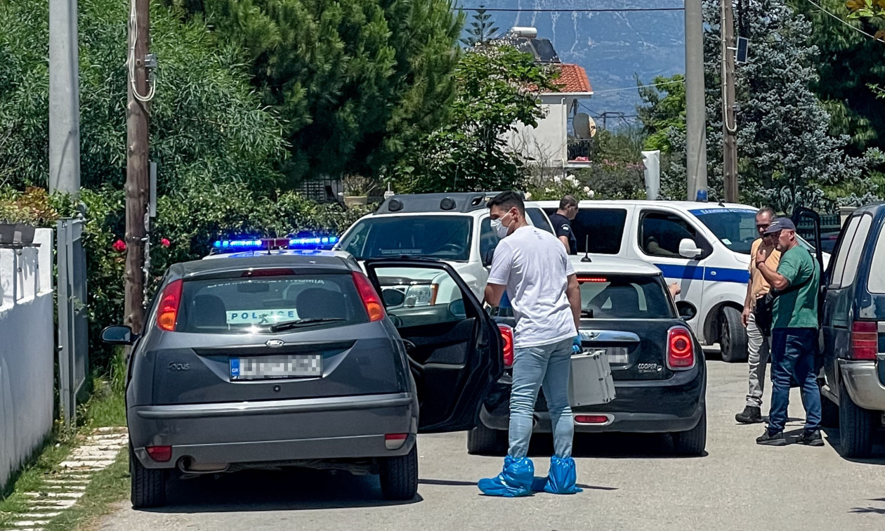 TEΡΑΣΤΙΑ ΑΝΑΤΡΟΠΗ ΣΤΟ ΔΙΠΛΟ ΦΟΝΙΚΟ ΣΤΟ ΑΙΓΙΟ ΜΟΛΙΣ ΤΩΡΑ: ΤΙ ΒΡΗΚΑΝ ΟΙ ΑΣΤΥΝΟΜΙΚΟΙ ΜΕΣΑ ΣΤΟ ΣΠΙΤΙ ΠΟΥ ΑΝΑΤΡΕΠΕΙ ΤΑ ΠΑΝΤΑ – ΤΙ ΑΠΑΝΤΑ Ο ΙΤΑΛΟΣ