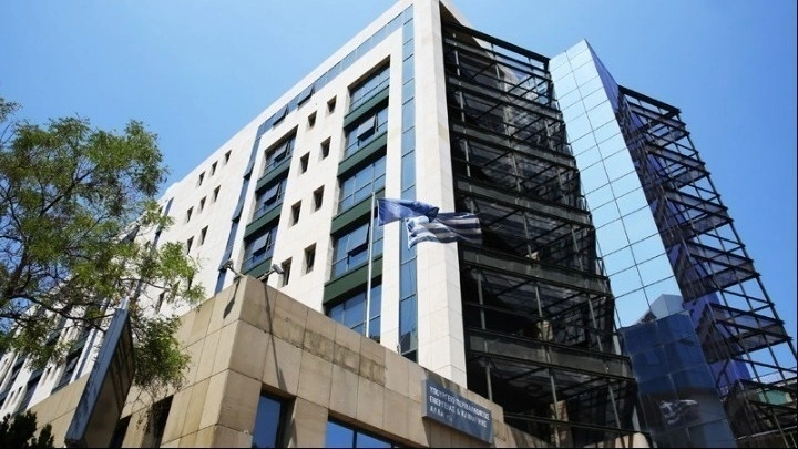 ΒΟΜΒΑ ΣΤΗΝ ΚΥΒΕΡΝΗΣΗ ΜΗΤΣΟΤΑΚΗ: ΠΑΡΑΙΤΗΘΗΚΕ ΚΑΙ ΕΡΧΟΝΤΑΙ ΤΑ ΠΑΝΩ ΚΑΤΩ
