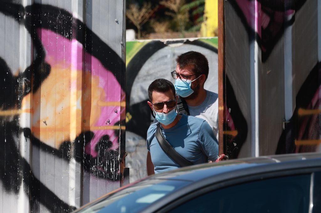 Θρίλερ στην Κυψέλη: Περίπου 30 ετών, με πορτοκαλί μαλλιά, η γυναίκα που βρέθηκε νεκρή – Νέα στοιχεία στο φως της δημοσιότητας