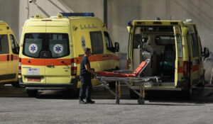 Έκτακτο τώρα: Σφοδρό τροχαίο στη χώρα μας – Έχουμε πέντε τραυματίες, ανάμεσά τους ένα βρέφος και ένα παιδί