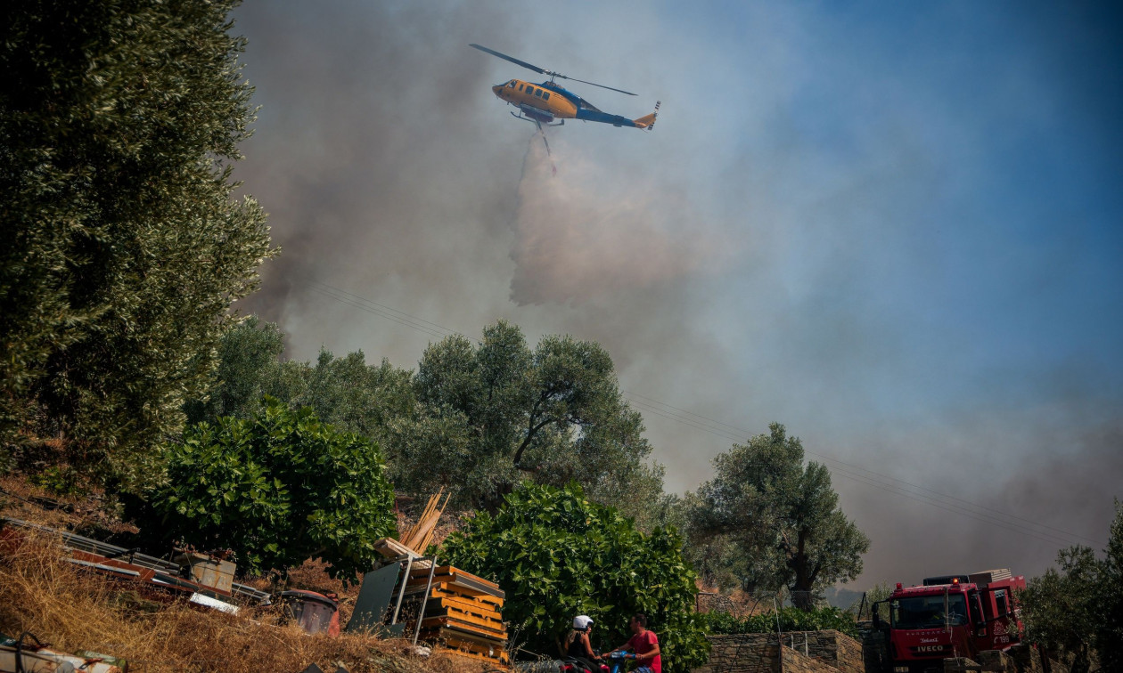 ΕΚΤΑΚΤΟ - Ήχησε το 112 για εκκένωση - Μαίνεται το πύρινο μέτωπο