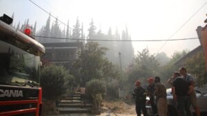 Ανείπωτη τραγωδία στη φωτιά της Θεσσαλονίκης: Νεκρός και ο 12χρονος γιος της οικογένειας