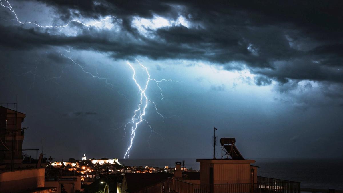 ΣΥΝΑΓΕΡΜΟΣ ΤΩΡΑ ΓΙΑ ΙΣΧΥΡΗ ΚΑΚΟΚΑΙΡΙΑ: ΗΧΗΣΕ ΤΟ 112 - «ΠΡΟΣΕΞΤΕ ΤΙΣ ΕΠΟΜΕΝΕΣ 12 ΩΡΕΣ»