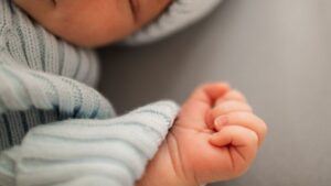 Φρίκη: Εντοπίστηκαν 5 νεκρά βρέφη σε σπίτι  — Τα έκρυβαν σε κουτιά