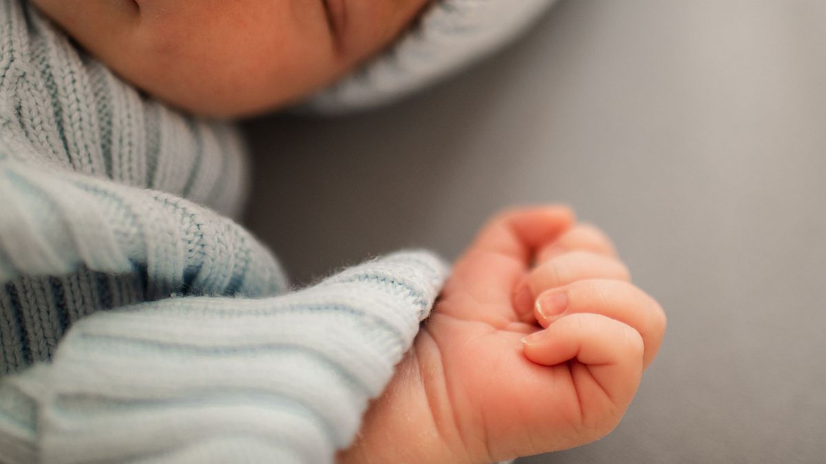 Φρίκη: Εντοπίστηκαν 5 νεκρά βρέφη σε σπίτι  — Τα έκρυβαν σε κουτιά