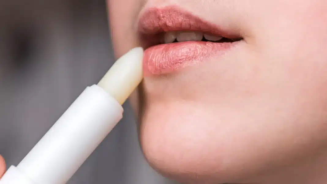 Η κρέμα Nivea στο μπλε βαζάκι έχει υπέροχα οφέλη που πολλοί δεν γνωρίζουν