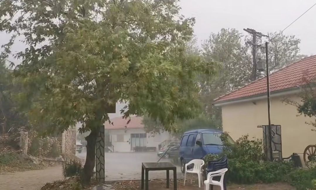 ΕΚΤΑΚΤΟ - Χειμώνας μέσα στο καλοκαίρι: Ισχυρές καταιγίδες, χαμηλές θερμοκρασίες και πλημμύρες – Έκτακτη ενημέρωση για τον καιρό