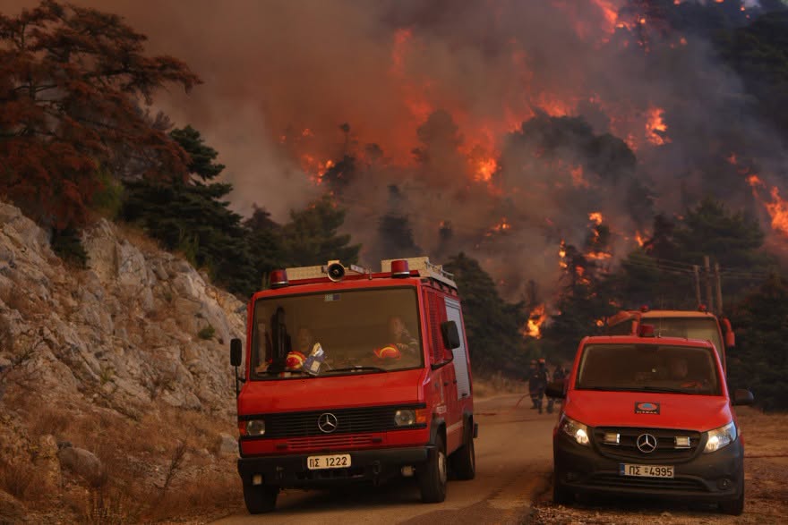 ΕΚΤΑΚΤΟ – Θρίλερ δίχως τέλος: Καίει τα πάντα στο πέρασμά της η φωτιά – Έχουμε αγνοούμενο
