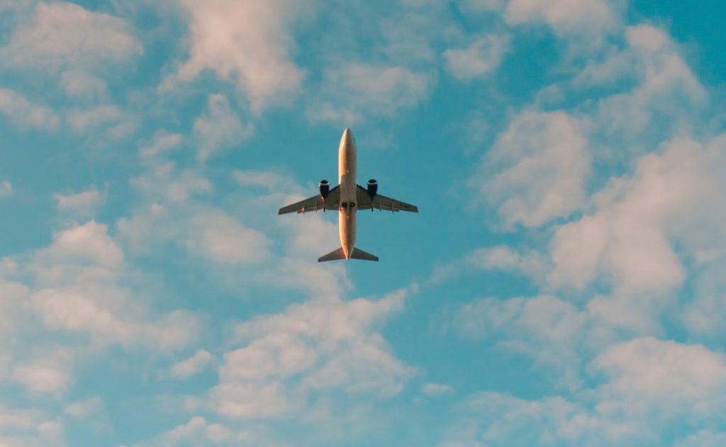 Εφιάλτης στον αέρα: Πτήση βούτηξε 90 μέτρα μέσα σε δευτερόλεπτα – Έχουμε 12 τραυματίες