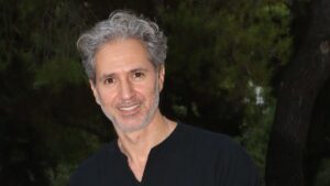 ΔΗΜΗΤΡΗΣ ΚΟΚΟΤΑΣ: ΠΟΥ ΚΑΙ ΠΟΤΕ ΘΑ ΓΙΝΕΙ Η ΚΗΔΕΙΑ ΤΟΥ – ΠΟΙΟΣ ΑΝΑΛΑΜΒΑΝΕΙ ΤΑ ΕΞΟΔΑ