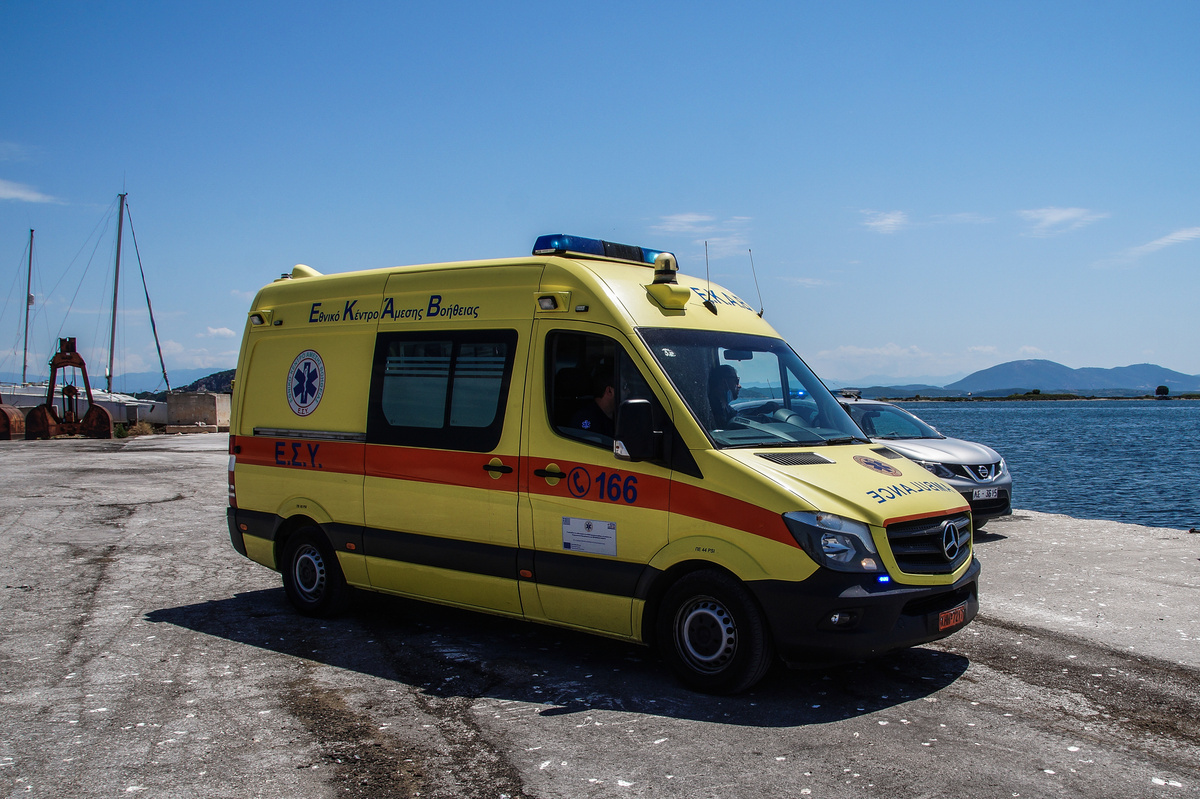 ΕΚΤΑΚΤΟ ΤΩΡΑ ΠΑΝΙΚΟΣ ΣΤΗ ΧΩΡΑ ΜΑΣ - ΠΡΟΣΕΚΡΟΥΣΕ ΤΟΥΡΙΣΤΙΚΟ ΣΚΑΦΟΣ ΓΕΜΑΤΟ ΚΟΣΜΟ - ΕΧΟΥΜΕ ΤΡΑΥΜΑΤΙΕΣ