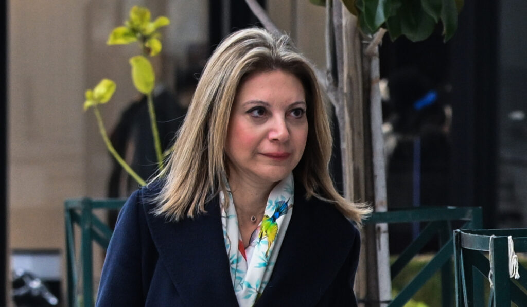 Από φίλος έγινε εχθρός: Βρήκε τον μπελά της η Καρυστιανού