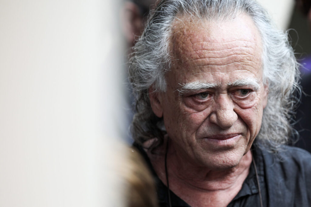 ΕΚΤΑΚΤΟ ΤΩΡΑ Έφυγε από τη ζωή ο αγαπημενος ηθοποιός Νίκος Καλογερόπουλος⤵
