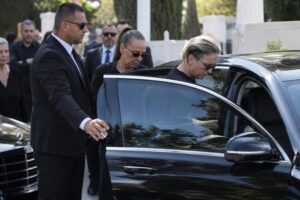 Αποκάλυψη! Οι άγνωστες ανιψιές του Μαζωνάκη: Η Μαρία έχει δίδυμα εκτός γάμου-Αυτές θα πάρουν την αμύθητη περιουσία του Γιώργου!