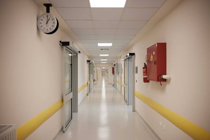 ΕΚΤΑΚΤΟ – Νοσηλεύεται σε κρίσιμη κατάσταση αγαπημένος Έλληνας τραγουδιστής