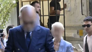 ΠΩΣ ΤΟ ΖΕΥΓΟΣ ΓΙΑΤΡΩΝ ΞΕΦΟΡΤΩΘΗΚΑΝ ΤΑ ΣΤΟΙΧΕΙΑ ΠΟΥ ΤΟΥΣ ΔΕΝΟΥΝ ΜΕ ΤΟΝ ΘΑΝΑΤΟ ΤΟΥ ΜΑΖΩΝΑΚΗ – ΕΡΙΞΑΝ ΕΝΑ
