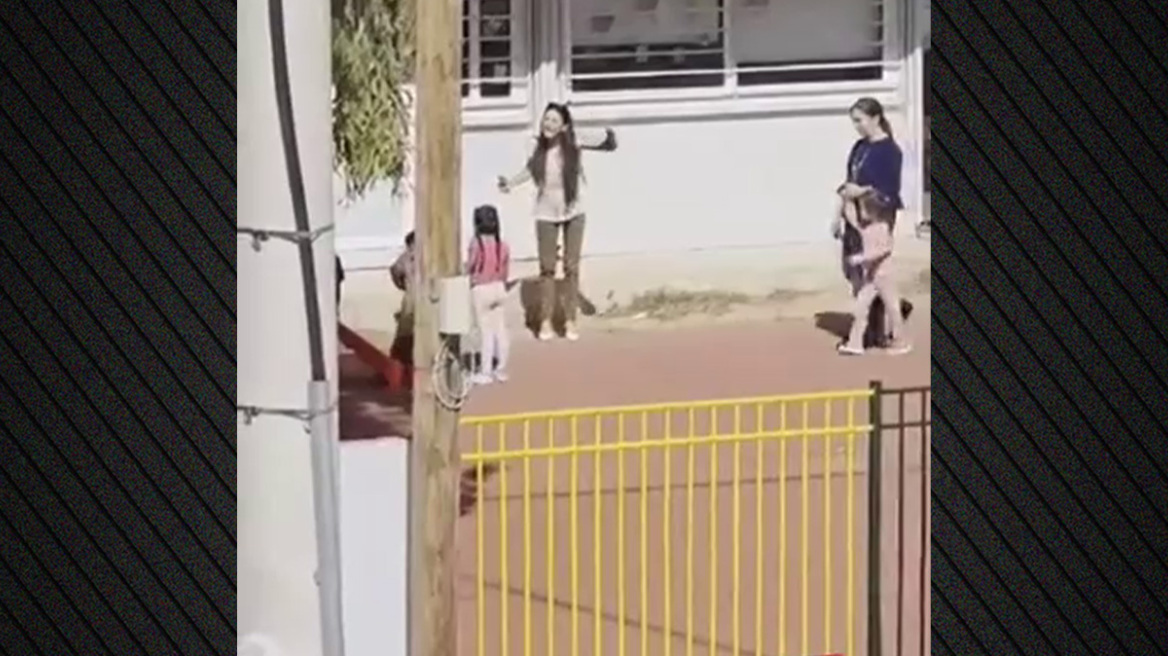 Η πρώτη δήλωση του Ρομά πατέpα της μαθήτριας που xτύπnσε την διευθύντρια