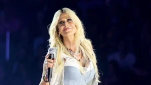 ΜΟΛΙΣ ΜΑΘΕΥΤΗΚΕ ΓΙΑ ΑΝΝΑ ΒΙΣΣΗ