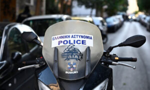 ΕΚΤΑΚΤΟ: Κλείνουν δρόμοι στον Πειραιά – Συναγερμός στην αστυνομία – Το βρήκαν μέσα στη Δραγατσανίου